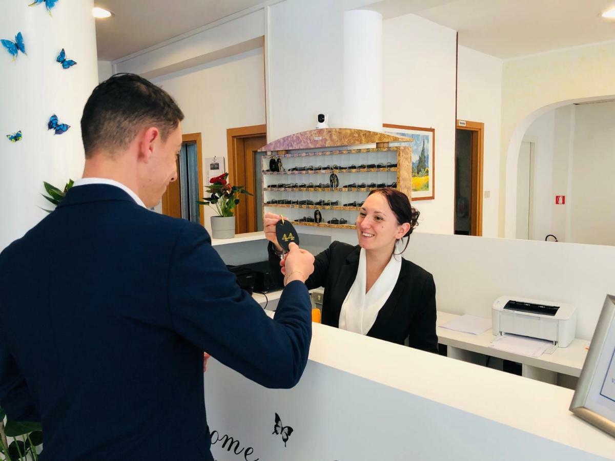Hotel Niagara Riccione Zewnętrze zdjęcie